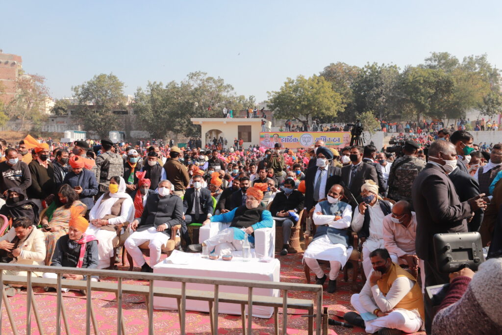 अमित शाह पहुंचे महरोली, राजनाथ रहे द्वारका में