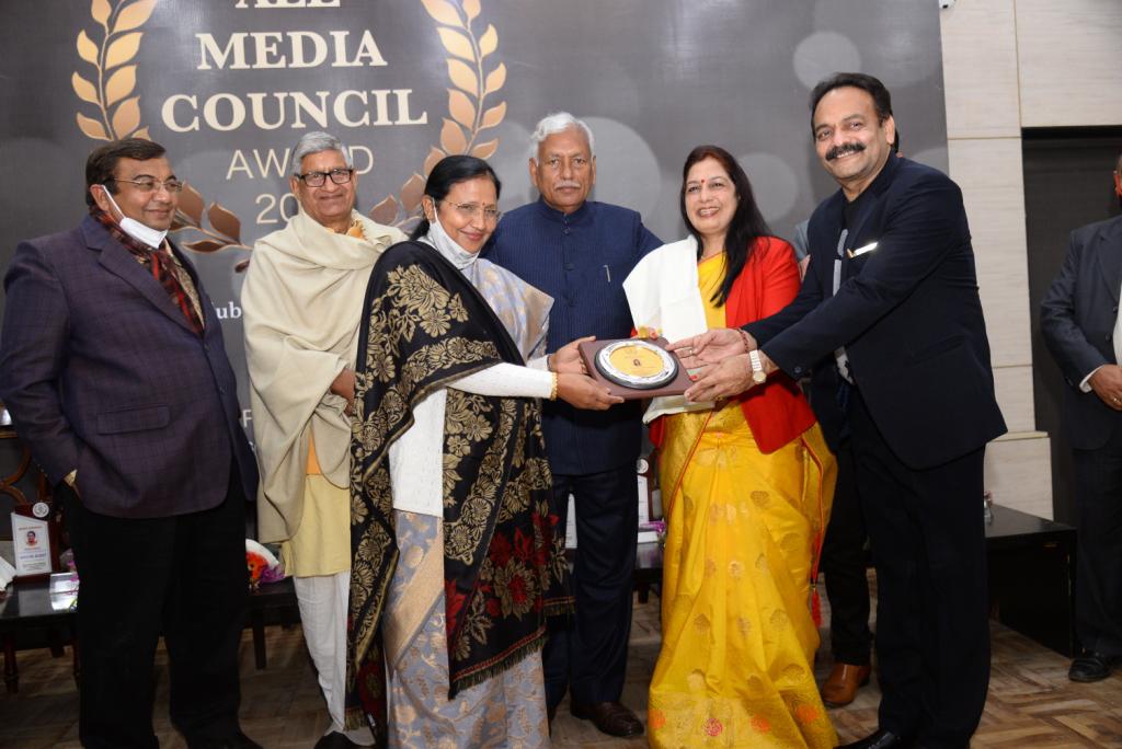 Kushum Lunia आल मिडिया कांउसिल द्वारा सम्मानित