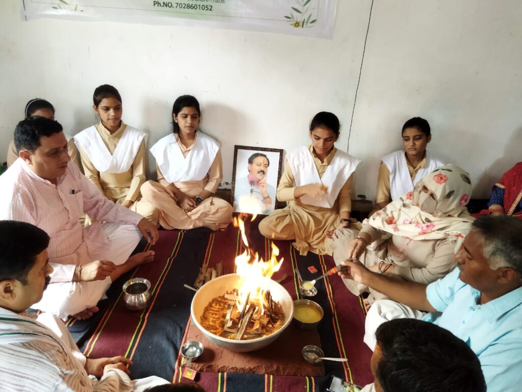 Delhi News : राजीव दीक्षित वैदिक गुरुकुल का शुभारंभ