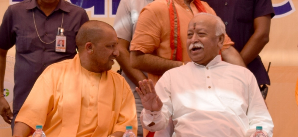 Mohan Bhagwat with yogi